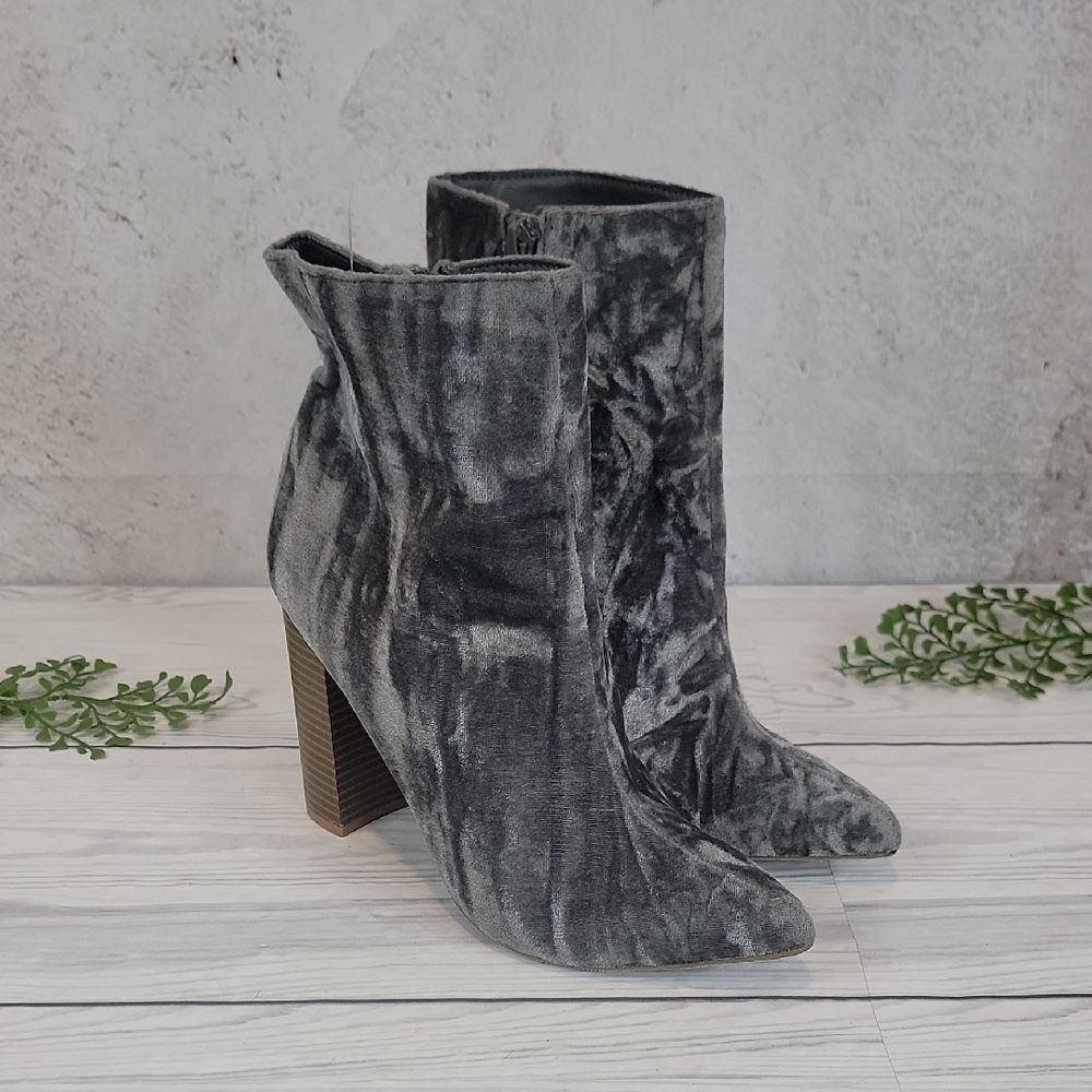 Wild Diva Crushed Grey Velvet Ankle Boots Womens Size 8